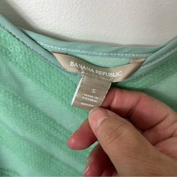 Banana Republic green sequin tank top size small 1748 - Picture 2 of 3